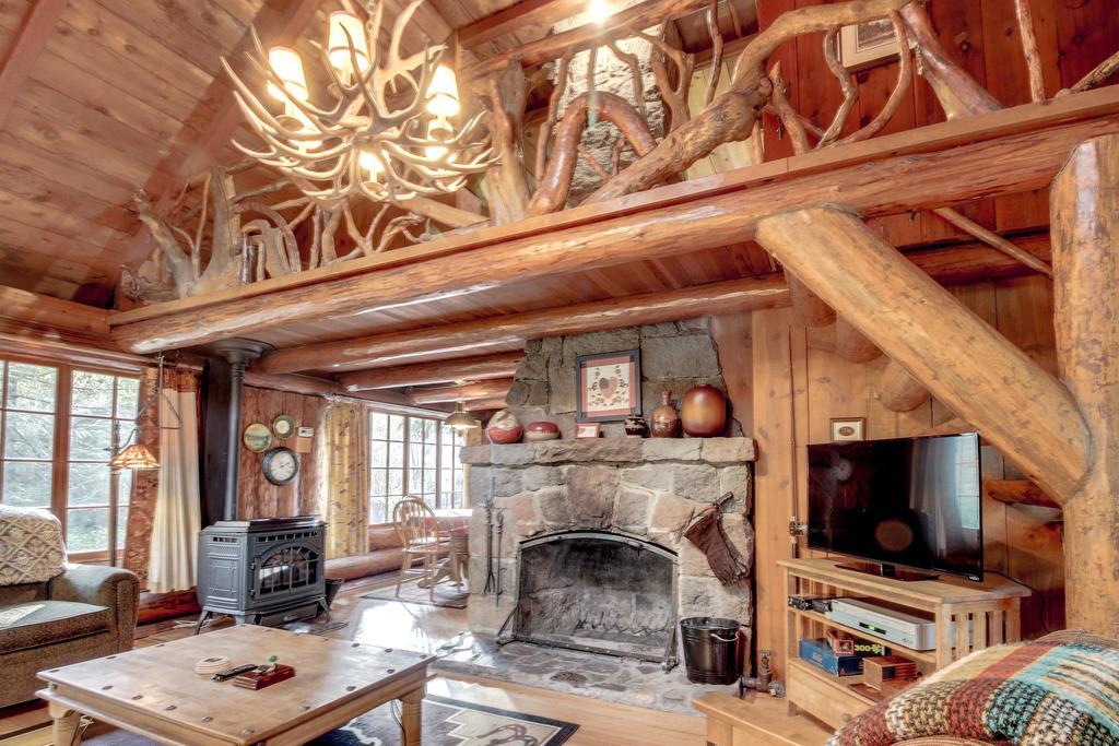 Zoe'S Log Cabin Welches Esterno foto